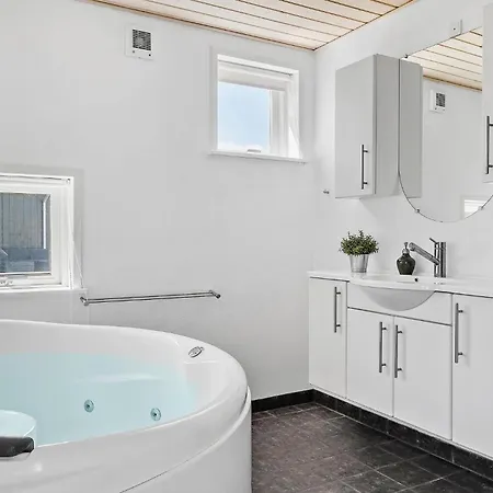 Дом отдыха Amazing In With Wifi